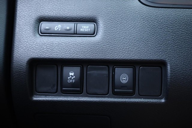 Nissan Murano Vehicle Image 18