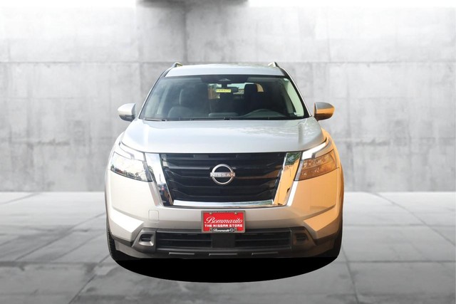 Nissan Pathfinder Vehicle Image 04