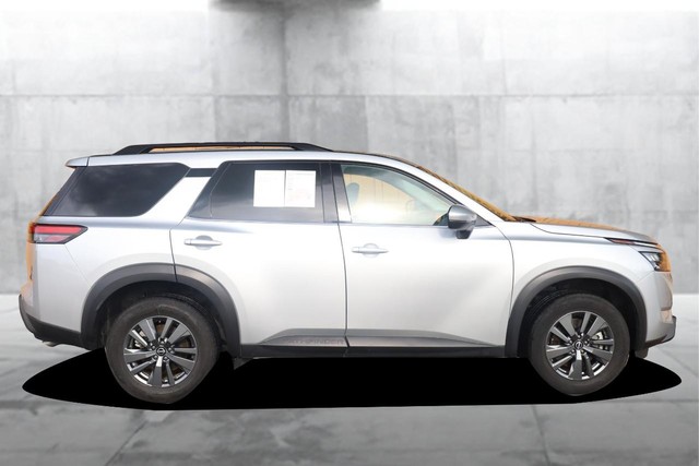Nissan Pathfinder Vehicle Image 05