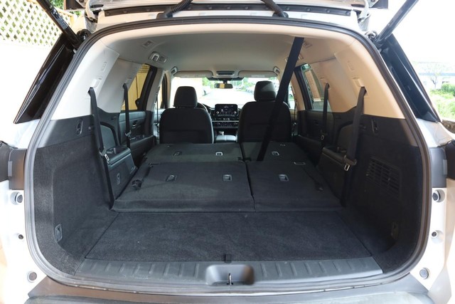 Nissan Pathfinder Vehicle Image 09