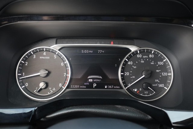 Nissan Pathfinder Vehicle Image 12