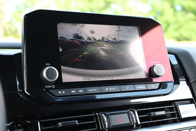 Nissan Pathfinder Vehicle Image 14
