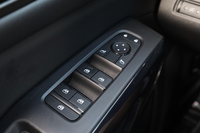 Nissan Pathfinder Vehicle Image 19