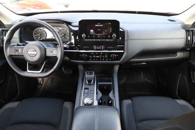 Nissan Pathfinder Vehicle Image 24