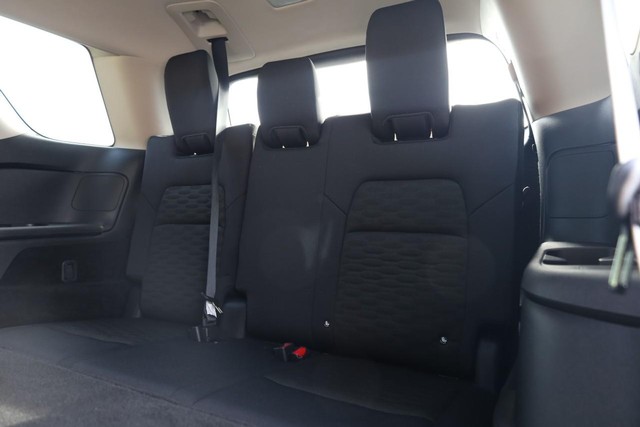 Nissan Pathfinder Vehicle Image 26