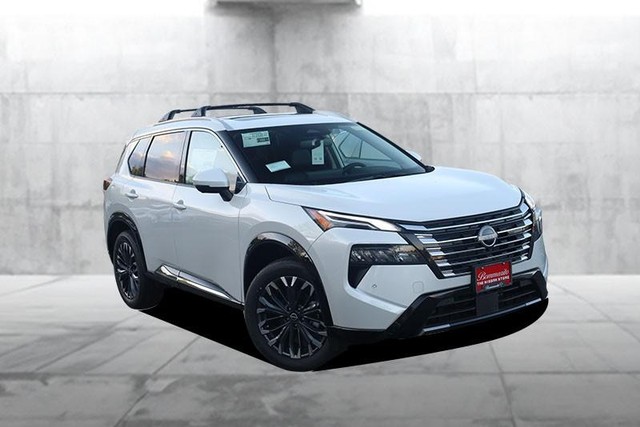 Nissan Rogue Vehicle Image 02