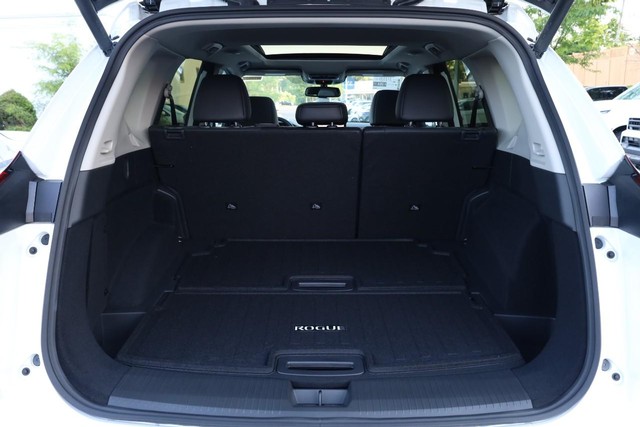 Nissan Rogue Vehicle Image 07