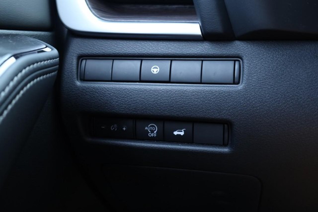 Nissan Rogue Vehicle Image 22