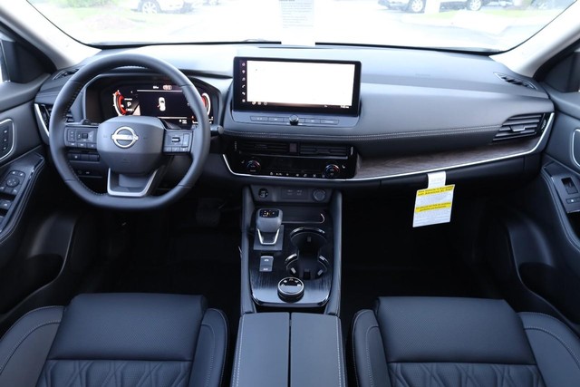 Nissan Rogue Vehicle Image 27