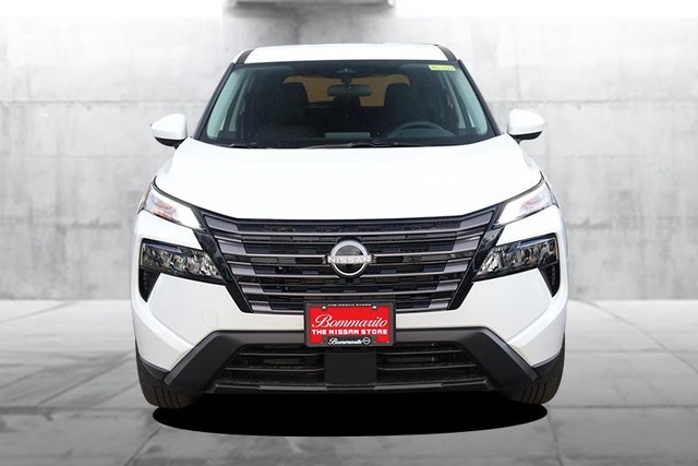 Nissan Rogue Vehicle Image 04