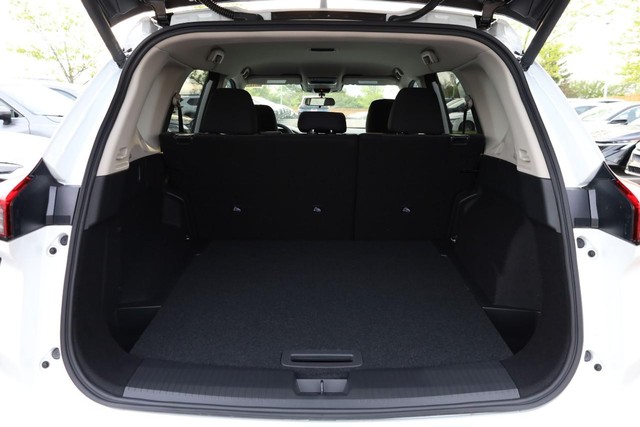 Nissan Rogue Vehicle Image 07