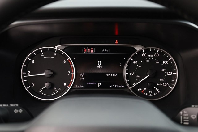 Nissan Rogue Vehicle Image 10