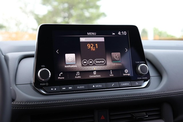 Nissan Rogue Vehicle Image 11