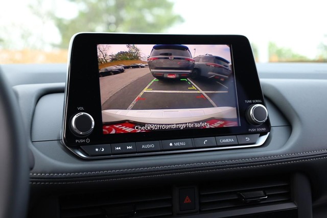 Nissan Rogue Vehicle Image 12