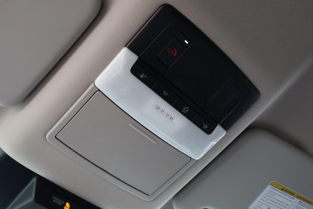 Nissan Rogue Vehicle Image 16