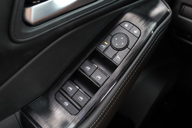 Nissan Rogue Vehicle Image 17