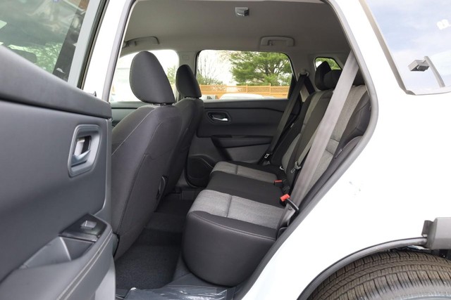 Nissan Rogue Vehicle Image 20