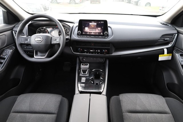Nissan Rogue Vehicle Image 22