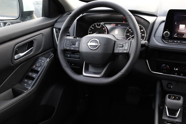 Nissan Rogue Vehicle Image 23