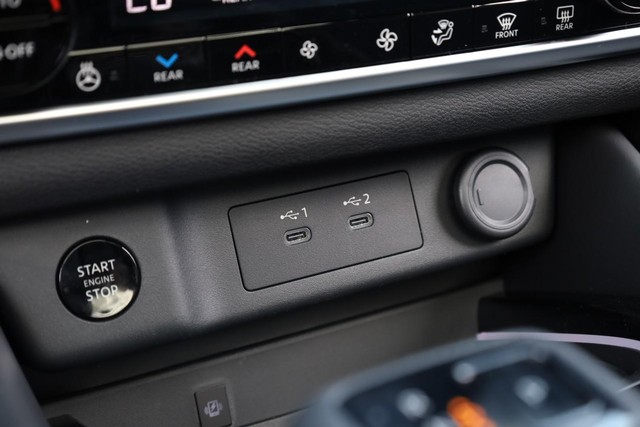Nissan Rogue Vehicle Image 17