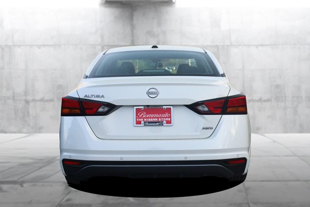 Nissan Altima Vehicle Image 06