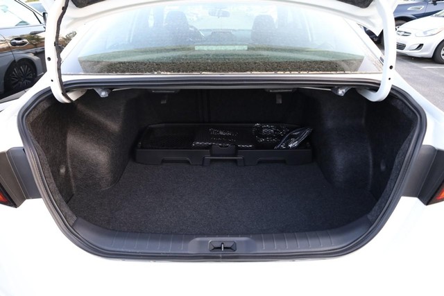 Nissan Altima Vehicle Image 07