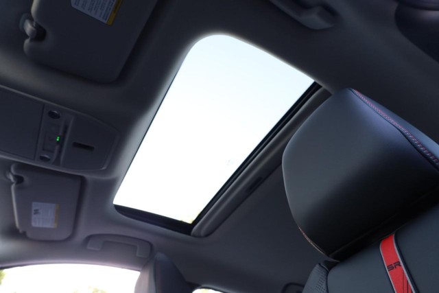 Nissan Sentra Vehicle Image 09