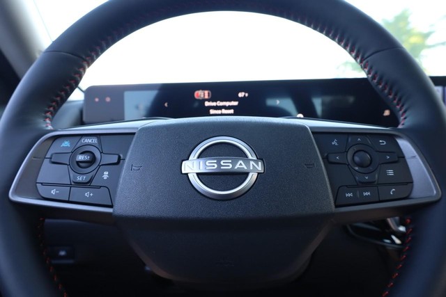 Nissan Sentra Vehicle Image 10