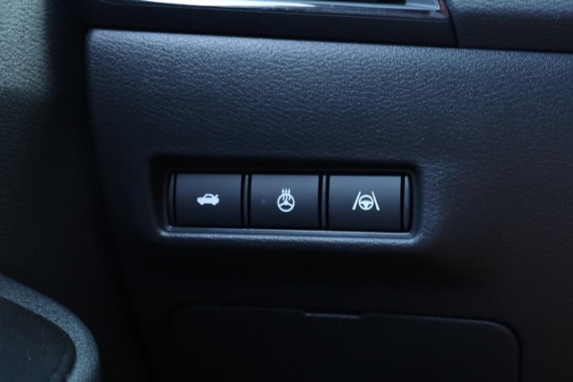 Nissan Sentra Vehicle Image 20