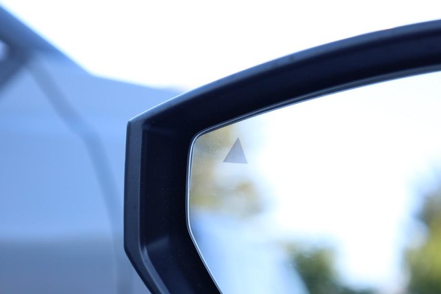 Nissan Sentra Vehicle Image 21