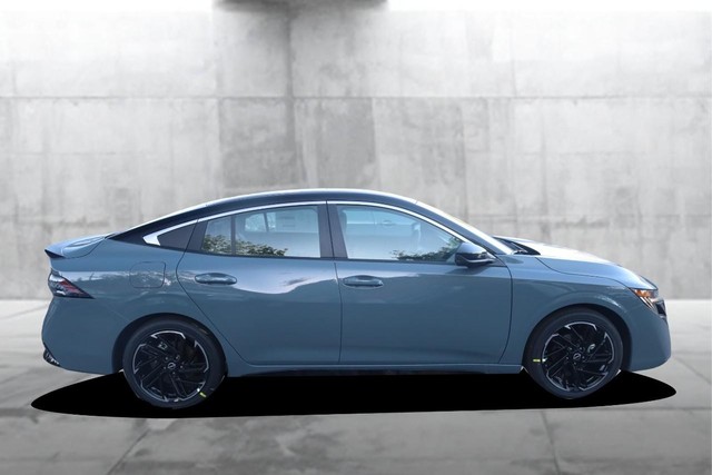 Nissan Sentra Vehicle Image 05
