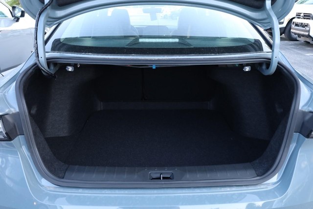 Nissan Sentra Vehicle Image 07