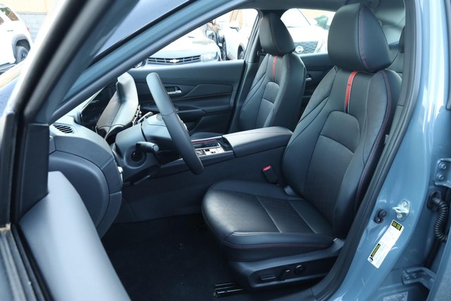 Nissan Sentra Vehicle Image 08