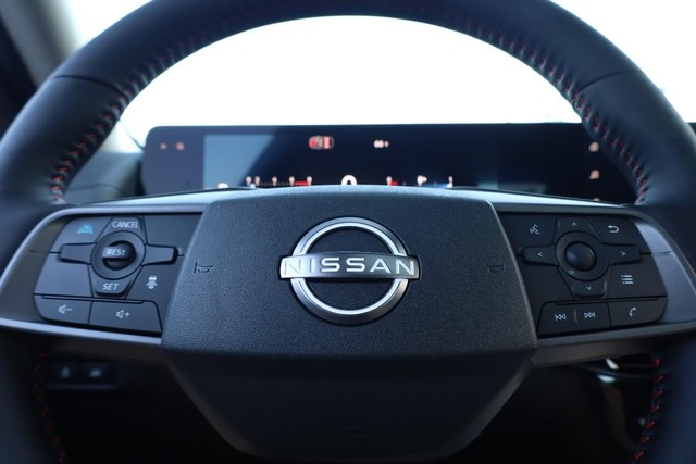 Nissan Sentra Vehicle Image 10
