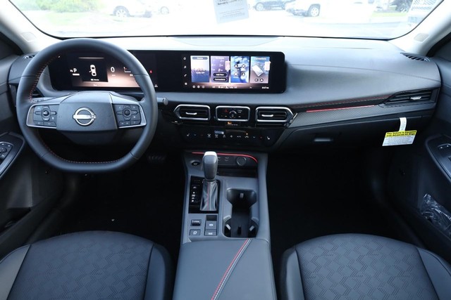 Nissan Sentra Vehicle Image 23