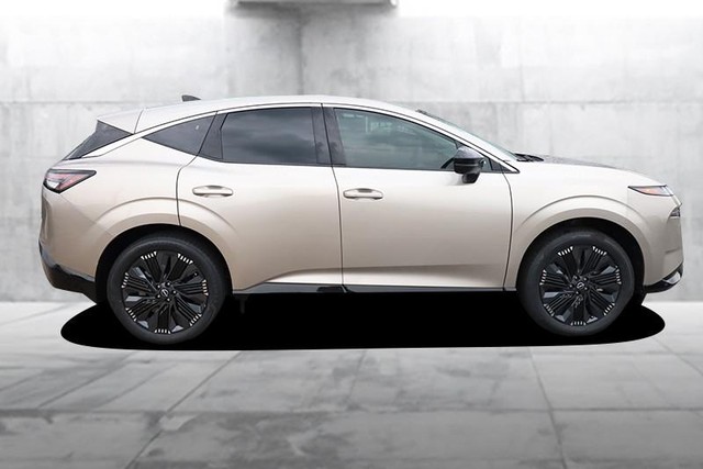 Nissan Murano Vehicle Full-screen Gallery Image 5