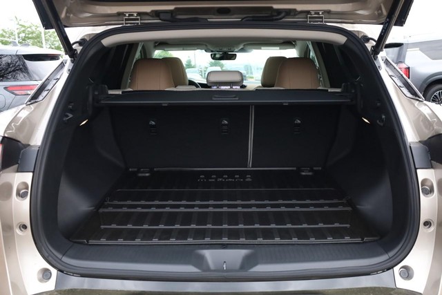 Nissan Murano Vehicle Full-screen Gallery Image 7