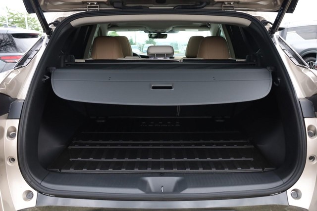 Nissan Murano Vehicle Full-screen Gallery Image 8