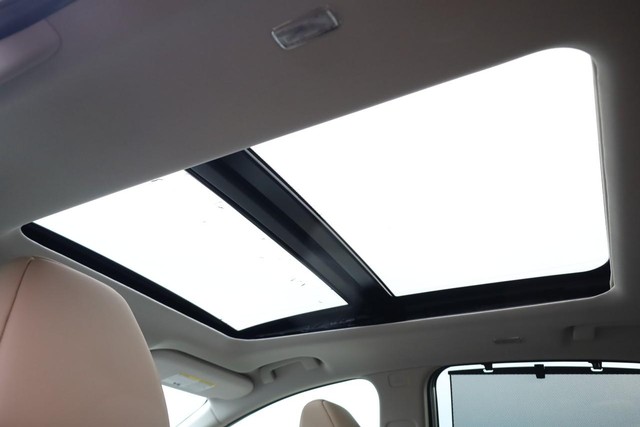 Nissan Murano Vehicle Full-screen Gallery Image 10