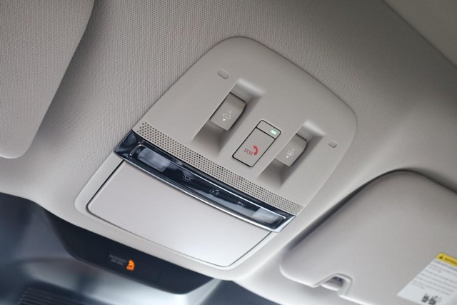 Nissan Murano Vehicle Full-screen Gallery Image 19