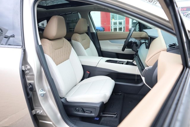 Nissan Murano Vehicle Full-screen Gallery Image 29