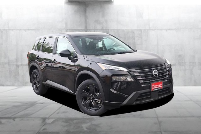 Nissan Rogue Vehicle Image 02