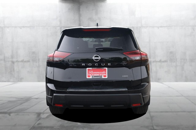 Nissan Rogue Vehicle Image 06