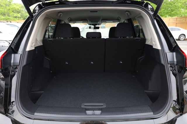 Nissan Rogue Vehicle Image 07