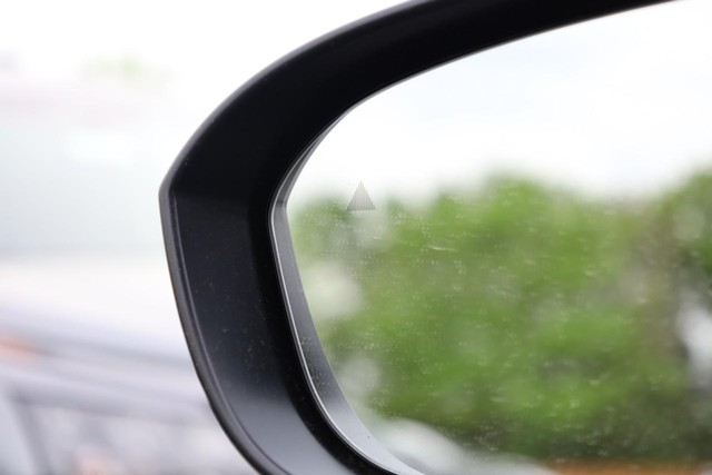 Nissan Rogue Vehicle Image 19