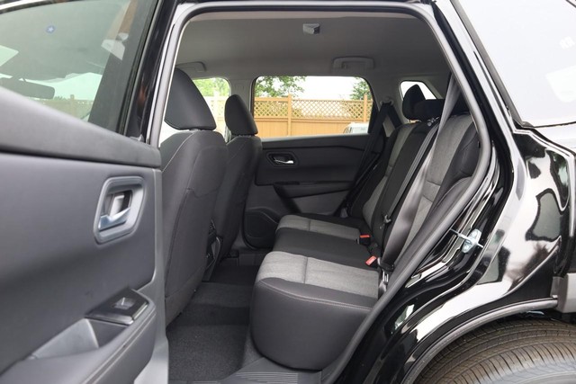 Nissan Rogue Vehicle Image 20