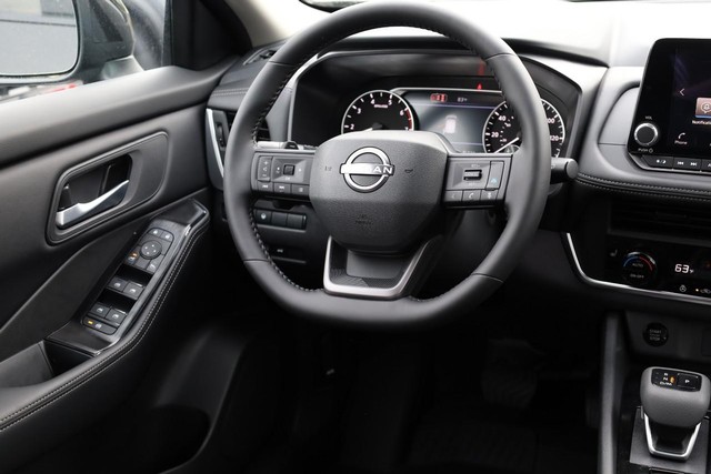 Nissan Rogue Vehicle Image 23