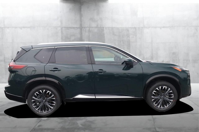 Nissan Rogue Vehicle Image 03