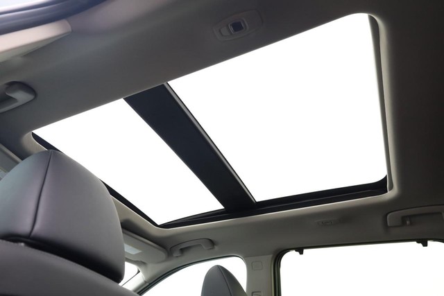 Nissan Rogue Vehicle Image 10