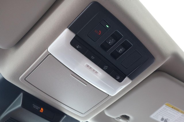Nissan Rogue Vehicle Image 19